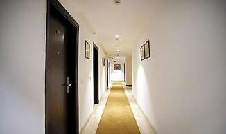 FabHotel Prime Bellmont