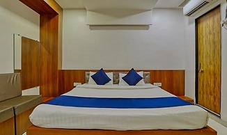 FabHotel Ten Eleven Grand