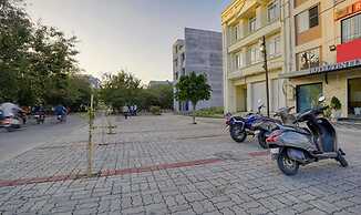 FabHotel Ten Eleven Grand