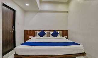 FabHotel Ten Eleven Grand