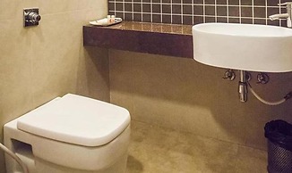 FabHotel Prime Hema's Supreme