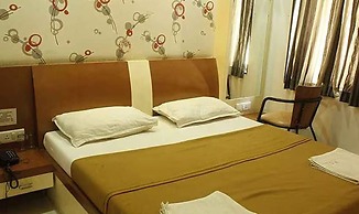 FabHotel Skylark Inn