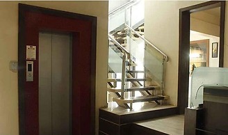 FabHotel Skylark Inn