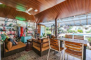 FabHotel Waves Of The Sea Board