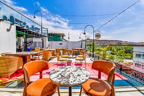 FabHotel Naivara Boutique