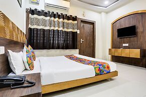 FabHotel Blue Star