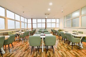 FabHotel Prime Srishoin