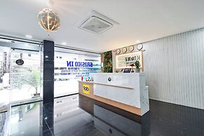 FabHotel Prime Srishoin