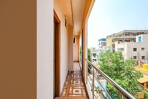 FabHotel Seven Inn Home Stay