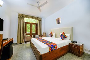 FabHotel Exotica Galleria Market