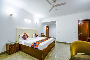 FabHotel Exotica Galleria Market