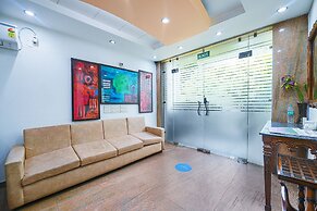 FabHotel Exotica Galleria Market