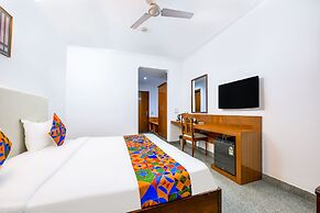 FabHotel Exotica Galleria Market