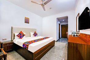 FabHotel Exotica Galleria Market