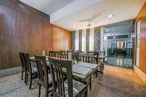 FabHotel Exotica Galleria Market