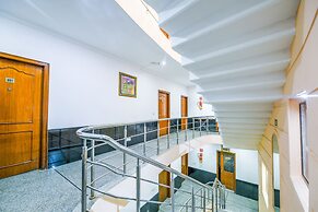 FabHotel Exotica Galleria Market