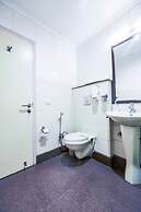 FabHotel Exotica Galleria Market