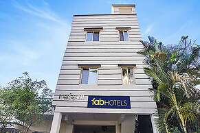 FabHotel Galaxy Airport Inn