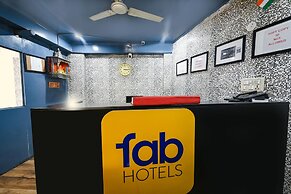 FabHotel Model Town