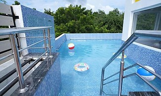 FabExpress French Villa