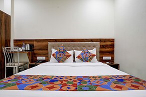 FabExpress Golden Sands inn