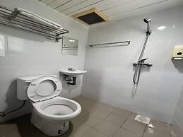 OYO 90994 Hotel Golden Mouse