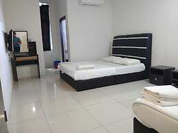 OYO 90995 Hotel Nk Impian