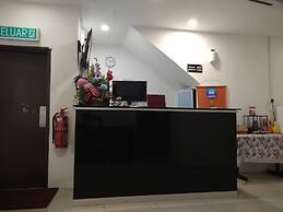 OYO 90995 Hotel Nk Impian