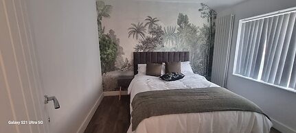 Modern 3bed House in Slough