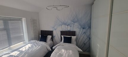 Modern 3bed House in Slough