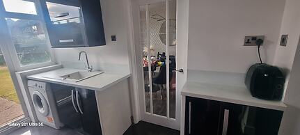 Modern 3bed House in Slough