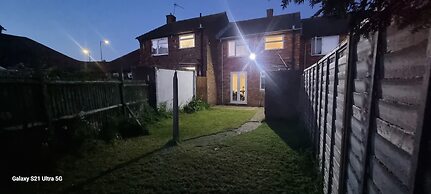 Modern 3bed House in Slough