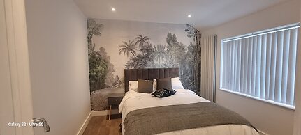 Modern 3bed House in Slough