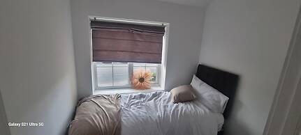 Modern 3bed House in Slough