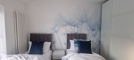 Modern 3bed House in Slough