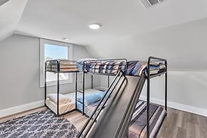 Ultimate Belmar Beach Getaway - Sleeps 10 7 Bedroom Home by RedAwning