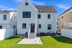 Ultimate Belmar Beach Getaway - Sleeps 10 7 Bedroom Home by RedAwning