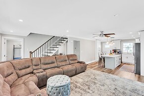 Ultimate Belmar Beach Getaway - Sleeps 10 7 Bedroom Home by RedAwning