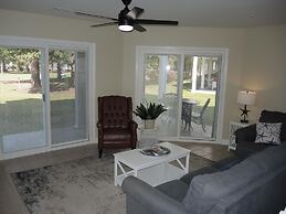 2303m 1 Bedroom Condo by RedAwning