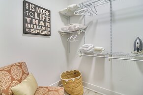 Modern Tampa Townhome Near Midtown, WFH Friendly!