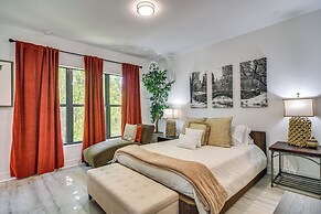 Modern Tampa Townhome Near Midtown, WFH Friendly!