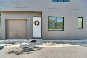 Modern Tampa Townhome Near Midtown, WFH Friendly!