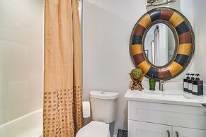 Modern Tampa Townhome Near Midtown, WFH Friendly!