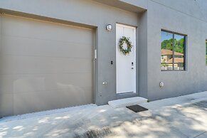 Modern Tampa Townhome Near Midtown, WFH Friendly!
