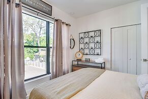 Modern Tampa Townhome Near Midtown, WFH Friendly!