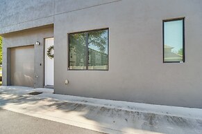 Modern Tampa Townhome Near Midtown, WFH Friendly!