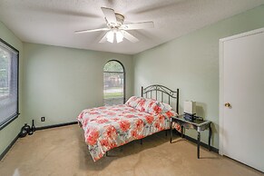 3 Mi to Dtwn Dallas: Condo w/ Walkable Location!