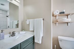 1 Block to Shore: Fort Myers Beach Retreat