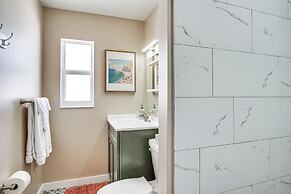 1 Block to Shore: Fort Myers Beach Retreat