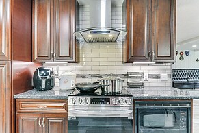 Galveston Group Getaway ~ 2 Blocks to Beach!